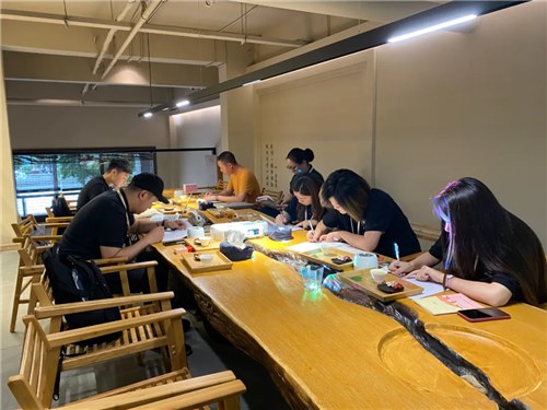 舒纳故事成都经销商大柒，从员工到经销商的转变之路928.png